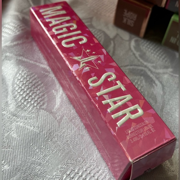 Magic Star full coverage concealer C28 x Jeffree Star• NIB - Picture 3 of 5